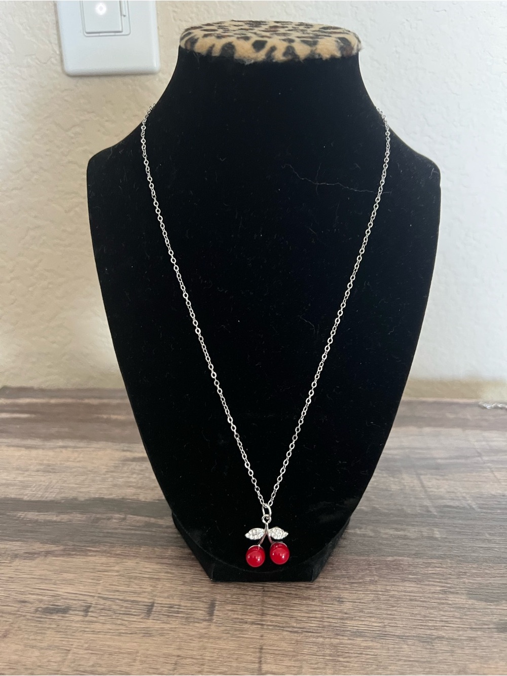 Cherries Design “18 Stainless Steel Silver Pendant Necklace NWT